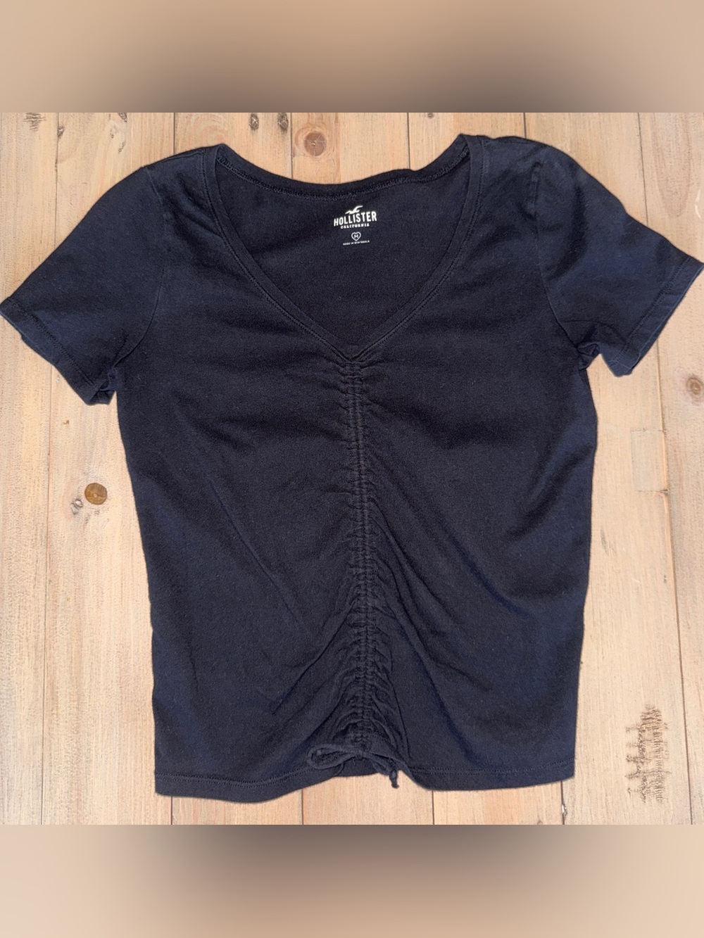 Hollister Black Short-Sleeve V-Neck Tee with Front Ruched Detail Womens M